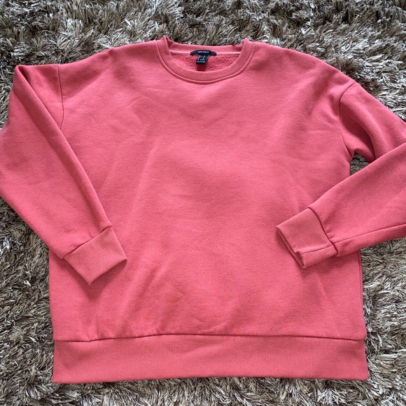 Red crewneck - Picture 1 of 1